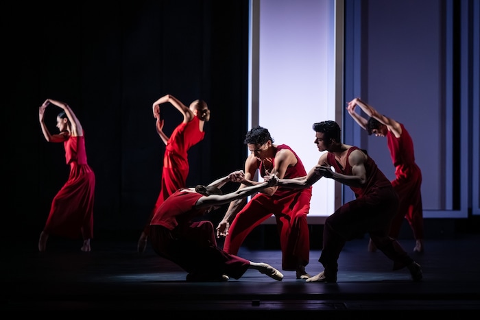 Szene aus „Yugen“, das am Samstag in der Staatsoper Premiere feiert.