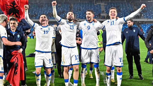 Riesengroßer Jubel bei den Kosovaren nach dem 4:3-Sieg in der Slowakei