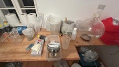 Amphetaminpaste, Methampetamin und weitere riesige Mengen an Suchtmitteln wurden von der Polizei ...