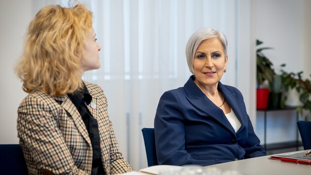 Eva-Maria Holzleitner und Anna Sporrer sagen Deepfakes den Kampf an.