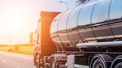 Branchenexperten zufolge exportierte das Land 2025 fast fünf Millionen Tonnen Benzin. Das ...