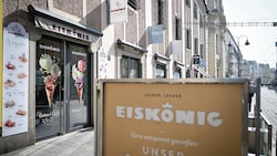 Ein Job im Eissalon ist oft stressig – der Chef des Linzer „Eiskönig“ will künftige Mitarbeiter ...