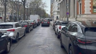 Geht es nach den Plänen der Stadt, wird der Parkstreifen bald zum Radweg.