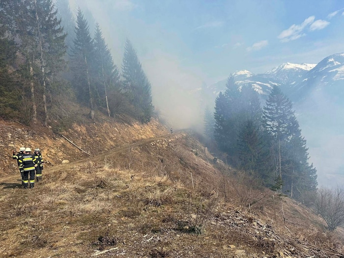 Der Wind erschwerte den Einsatz erheblich.
