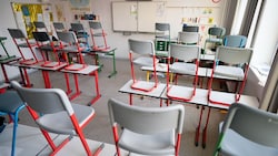 16 Jahre lang war eine Lehrerin in Deutschland krankgeschrieben. Nebenbei arbeitete sie als ...
