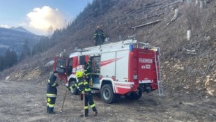 Bedingt durch den starken Wind hat sich das Feuer schnell ausgebreitet.