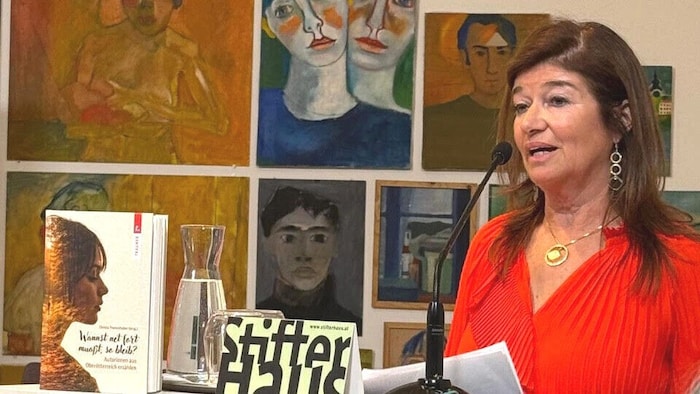Christa Prameshuber bei der Präsentation im StifterHaus, Linz