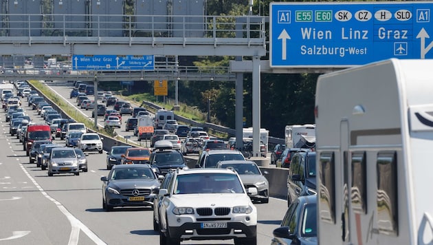 Kein seltenes Bild in der Urlaubszeit: Stau auf der Autobahn.
