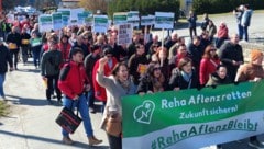 Etwa 1500 Personen demonstrierten am Samstag gegen die Schließungspläne. 