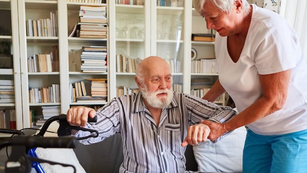 Die Pflege zu Hause entlastet das System, jedoch nicht die pflegenden Angehörigen. Wenn sie ...