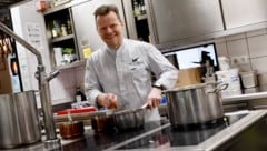 Im „Fuchs-Bau“ ist der Ausnahmekoch in seinem Element. 