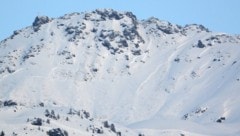 Zwei Wintersportler wurden im Bereich des Marchkopfes im Tiroler Zillertal von einer Lawine ...