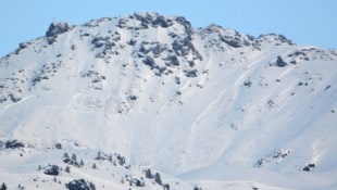 Zwei Wintersportler wurden im Bereich des Marchkopfes im Tiroler Zillertal von einer Lawine ...