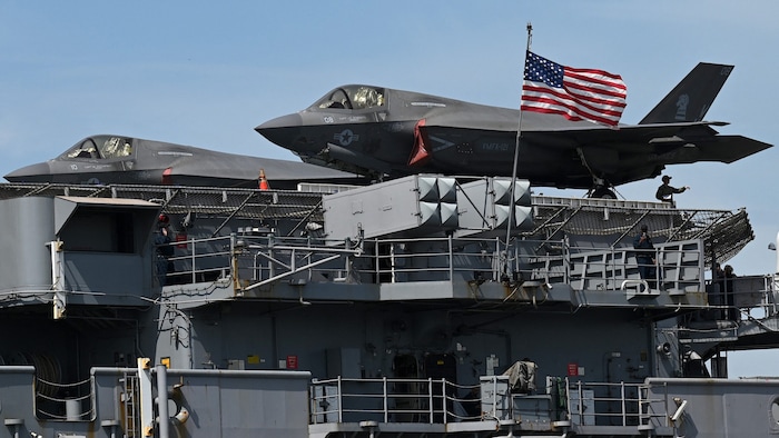 Das amphibische Angriffsschiff „USS Tripoli“ ist in der Golfregion angekommen.