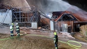Stundenlang kämpften die Feuerwehrleute in Gschaid gegen die Flammen.