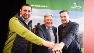 LH Kaiser gratuliert: René Hafner (links) ist neuer Landesvorsitzender, Benjamin Hell (rechts) ...