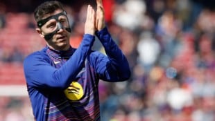 Zum Applaudieren ist Robert Lewandowski ob des Angebots des FC Barcelona wohl nicht zumute.