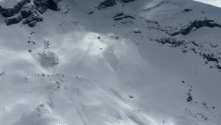 Das ausgelöste Schneebrett auf dem Watzmann im benachbarten Bayern.