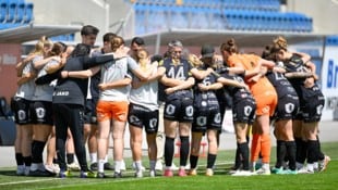 Zusammenhalt trotz Enttäuschung bei Altachs Frauen.