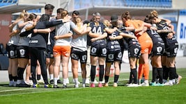 Zusammenhalt trotz Enttäuschung bei Altachs Frauen.