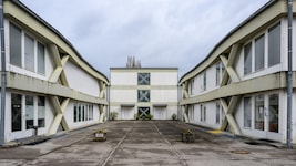 Der Bau steht unter Denkmalschutz.