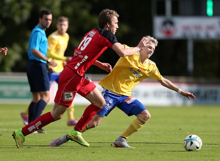 Grüll (re.) im Trikot von St. Johann 2015.