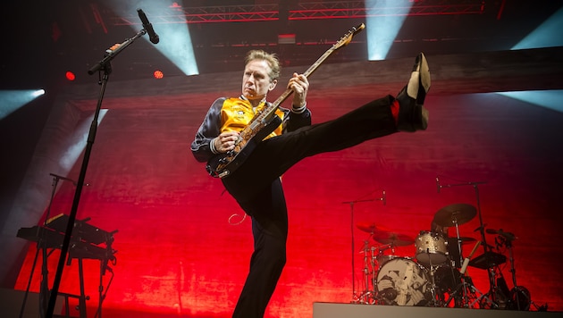 Einmal alle Sorgen und Nöte für 90 Minuten wegtreten: Franz Ferdinands Frontmann Alex Kapranos ...