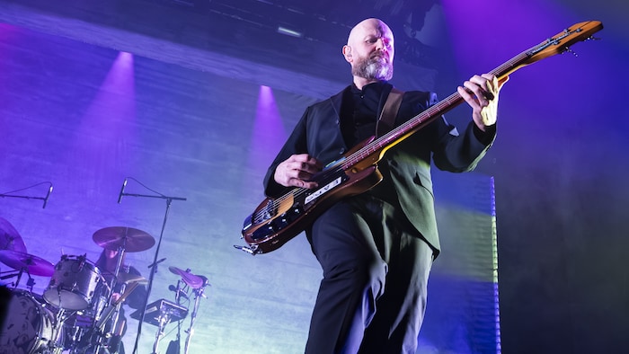 Kapranos‘ ruhiger Gegenpol seit frühesten Bandtagen: Bassist Bob Hardy.