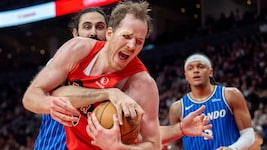 Jakob Pöltl muss mit Toronto gegen Cleveland ran.