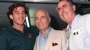 Jack Brabham mit Ayrton Senna und Juan Manuel Fangio (M.).