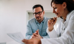 Ein neuer Blick auf die Männergesundheit zeigt, wie wichtig Prävention, Aufklärung und offene ...