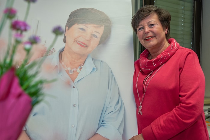 Martina (70) leidet an Brustkrebs, Metastasen in der Wirbelsäule sowie an Akuter Myeloischer ...