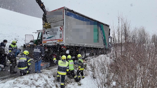 Schwierige Bergung im Bregenzerwald.