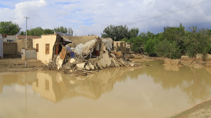 Ein Blick auf die durch Sturzfluten verursachten Schäden in Logar, Afghanistan.