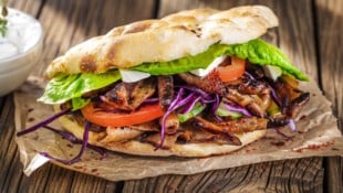 Im deutschen Bundesland Sachsen soll eine 35-Jährige versucht haben, ihren Stiefvater zu ...