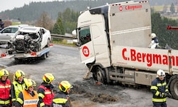 Beim aktuellen Unfall in Zwettl an der Rodl starb ein 18-jähriger Autofahrer aus Linz.