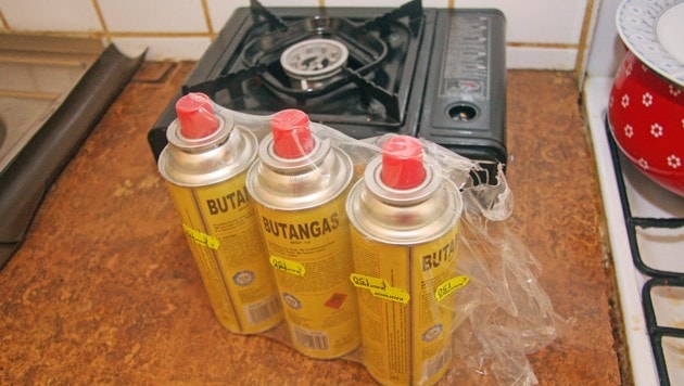 Ein Gaskocher ähnlich diesem hatte das tödliche Feuer im Lkw ausgelöst.