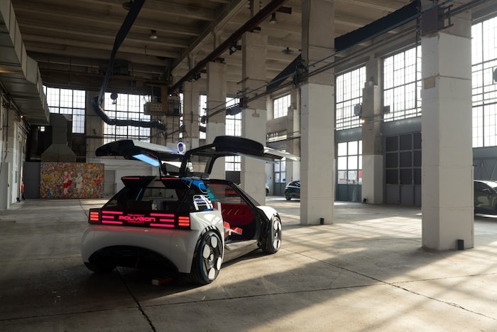 Der Polygon ließ sich im Handumdrehen um die Säulen der Halle in der METAStadt zirkeln.