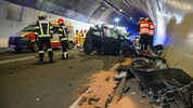 Der Kleinwagen der 20-jährigen Schülerin wurde bei dem Crash mit dem Sattelzug zerfetzt, die ...