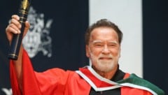 Große Freude beim „Terminator“: Arnold Schwarzenegger freute sich am Montag über die Verleihung ...