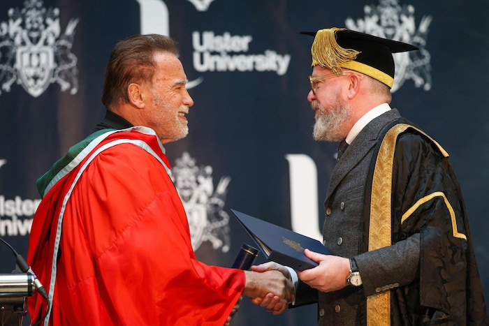 Schwarzenegger kam nach Belfast, um seine Ehrendoktorwürde der Universität Ulster zu empfangen.