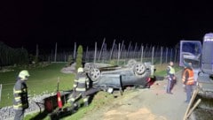 Der Lenker hatte eine Lkw-Rampe übersehen und fuhr ungebremst darüber.