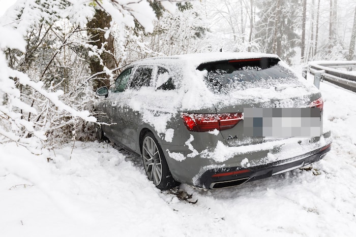 Der Lenker blieb unverletzt.