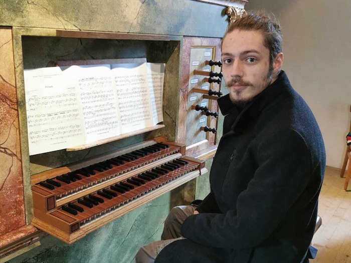 Mathias Schäffer (21) studiert Klavier und nimmt seit fünf Jahren Orgelunterricht.