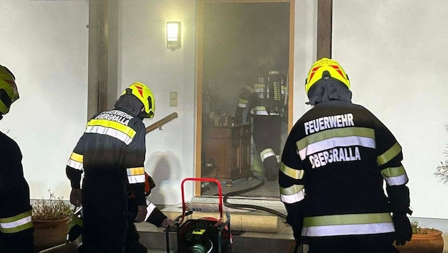 Die Feuerwehr musste mitten in der Nacht ausrücken.