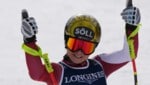 Christina Ager bejubelt den Sieg beim längsten Riesenslalom der Welt.
