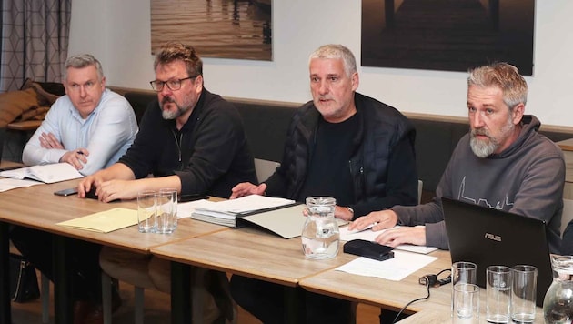 SP-Bürgermeister Gerold Stagl (Dritter von links) sorgte für eine Überraschung.