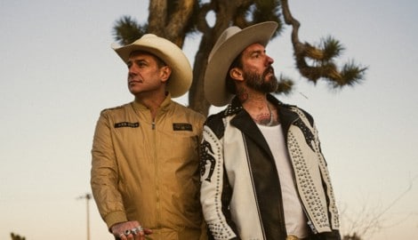 Seit 26 Jahren sind Alec und Sascha befreundet. Als The BossHoss gehen sie auf Jubiläumstour – ...