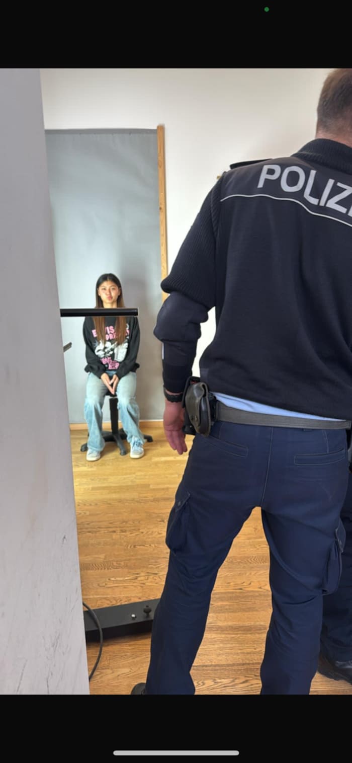 Froschberg-Shooting-Star Phatasaraphon „Ice“ Wonglakohn bei der erkennungsdienstlichen ...