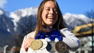 Jeannine Rosner mit ihren vier Medaillen von der Junioren-WM.